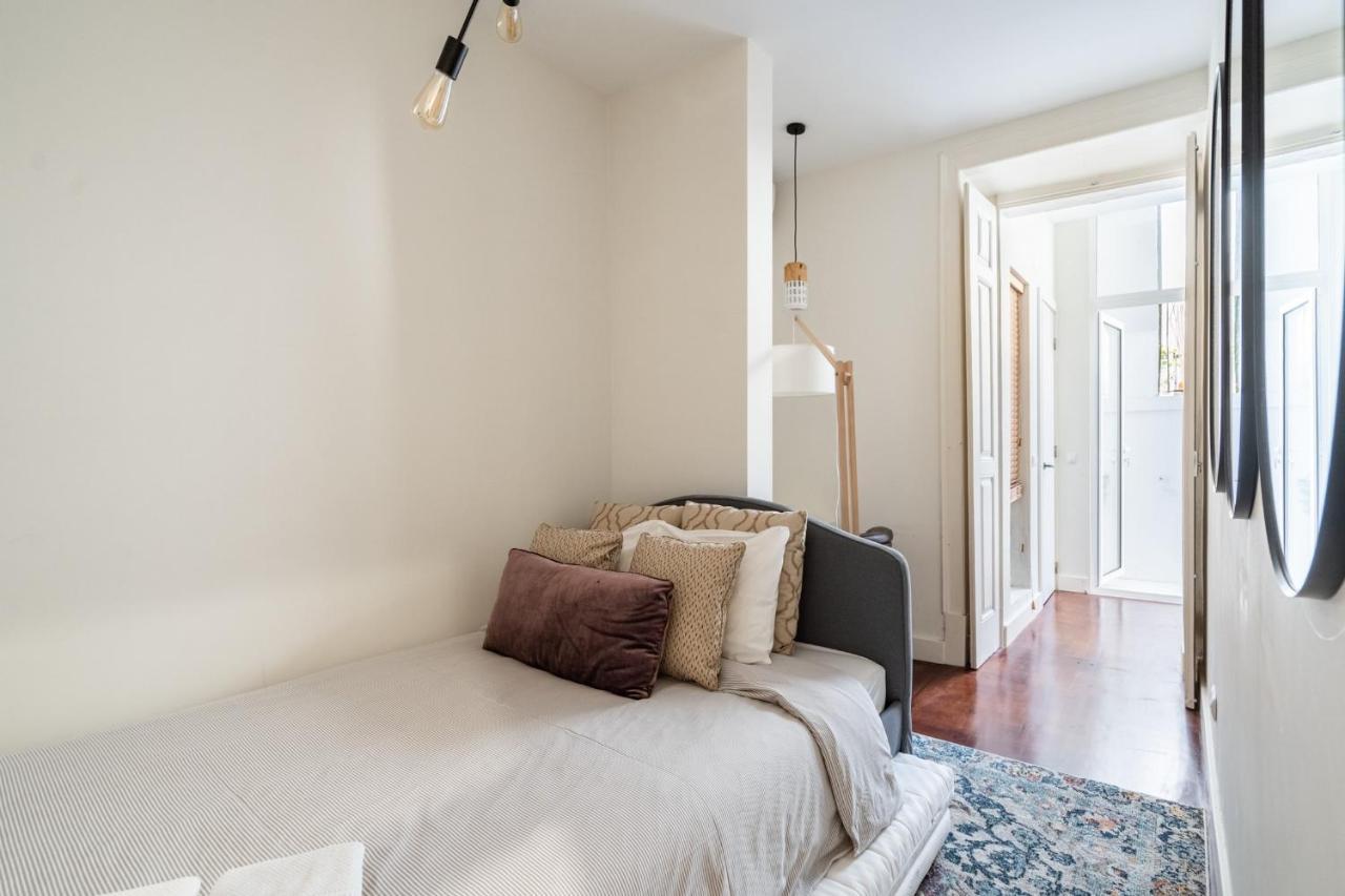Apartment Akicity Saldanha White